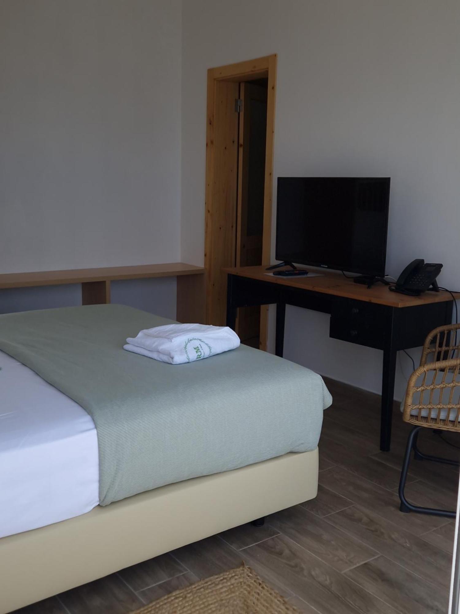 Rm Green Hotel Lombo Branco Bagian luar foto